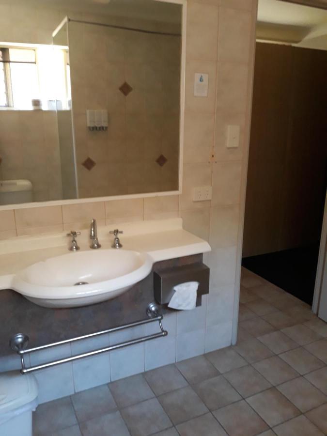 Country Gardens Motor Inn Toowoomba Dış mekan fotoğraf
